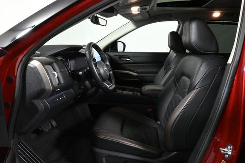 2023 Nissan Pathfinder Platinum 4WD