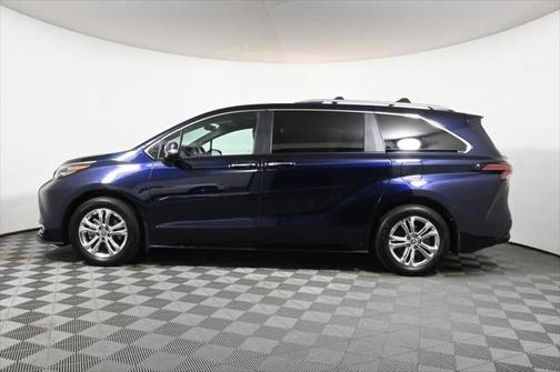 2024 Toyota Sienna Platinum 7 Passenger