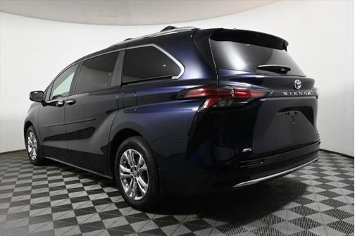 2024 Toyota Sienna Platinum 7 Passenger