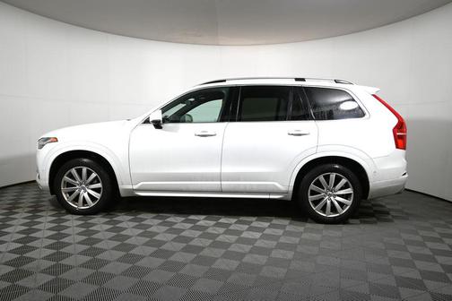 2018 Volvo XC90 T6 Momentum