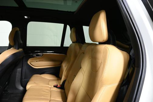 2018 Volvo XC90 T6 Momentum