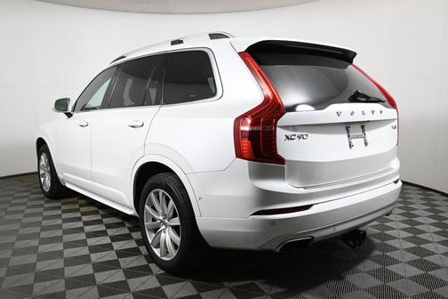 2018 Volvo XC90 T6 Momentum