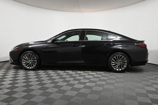 2025 Lexus ES 350 Ultra Luxury