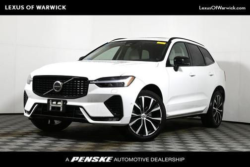2023 Volvo XC60 B5 Plus Dark Theme