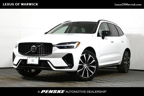 2023 Volvo XC60 B5 Plus Dark Theme