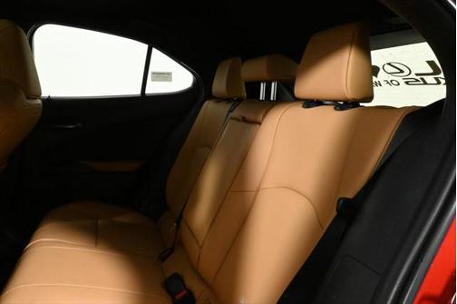 2025 Lexus UX 300h Premium