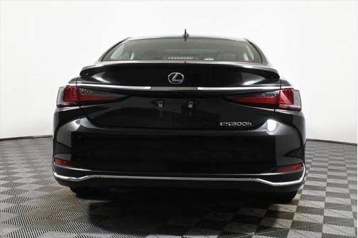 2020 Lexus ES 300h Luxury