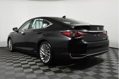 2020 Lexus ES 300h Luxury