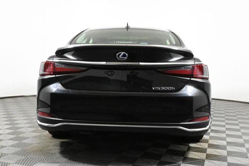 2021 Lexus ES 300h Luxury
