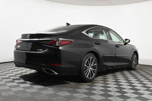 2023 Lexus ES 350 Base