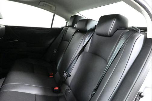 2020 Lexus ES 300h Base