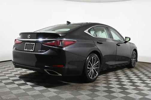 2025 Lexus ES 350 Base