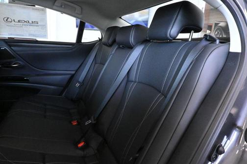 2025 Lexus ES 350 Ultra Luxury