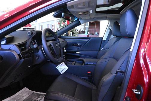 2025 Lexus ES 350 Base