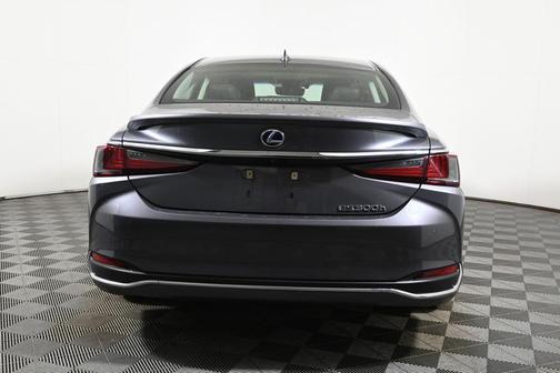 2020 Lexus ES 300h Base