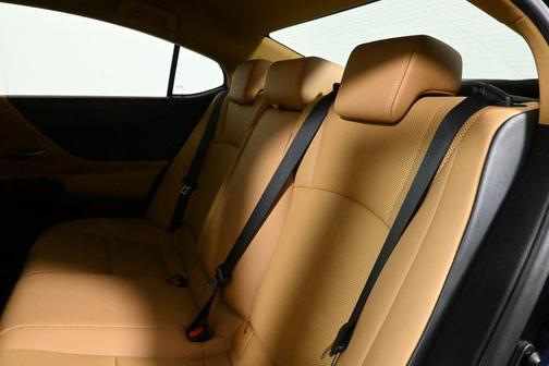 2022 Lexus ES 350 Base