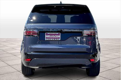 2025 Land Rover Discovery P300 Dynamic SE