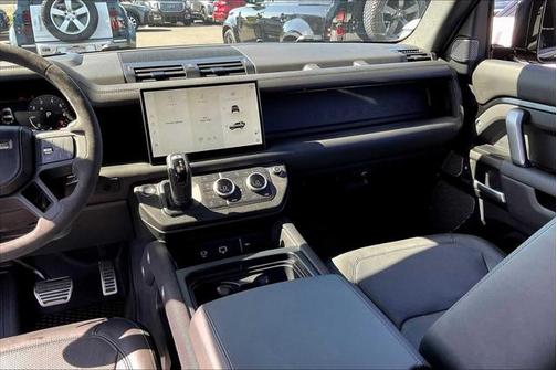 2024 Land Rover Defender V8