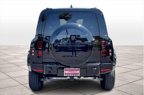 2024 Land Rover Defender 90 P400 X-Dynamic SE