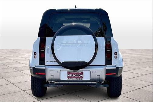 2025 Land Rover Defender 110 P300