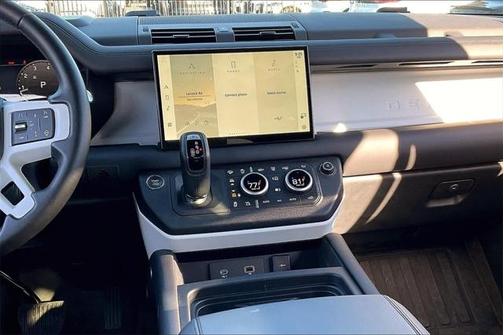 2024 Land Rover Defender 110 P500 SE