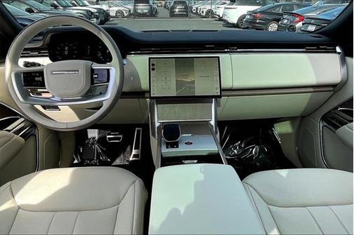 2025 Land Rover Range Rover P400 SE