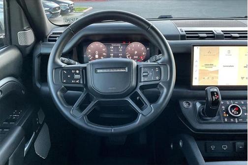2024 Land Rover Defender 130 P400 Outbound