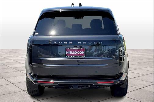 2025 Land Rover Range Rover P530 SE