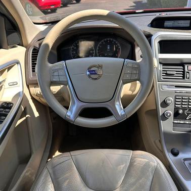 Flamenco Red Metallic 2011 Volvo XC60 3.2