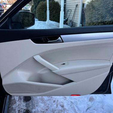 2013 Volkswagen Passat 2.5 SE