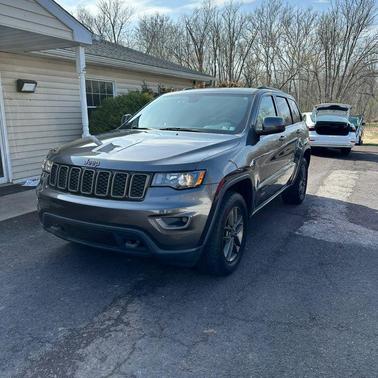 Granite Crystal Metallic Clearcoat 2017 Jeep Cherokee Sport