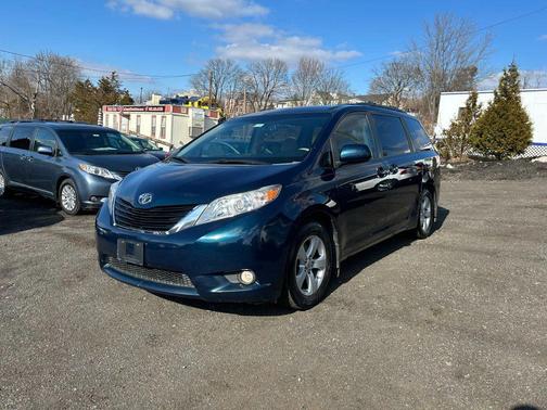 2012 Toyota Sienna LE