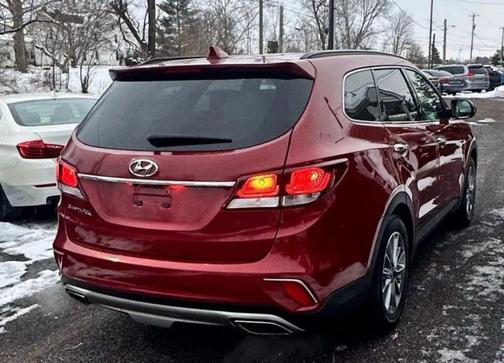 2017 Hyundai SANTA FE SE