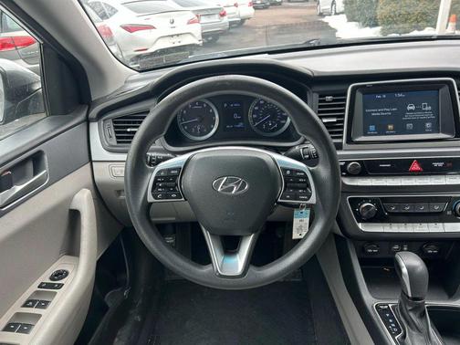 2018 Hyundai SONATA SE