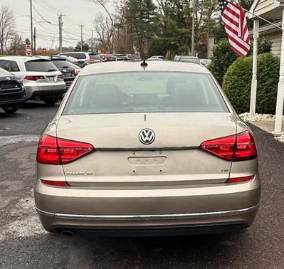 2016 Volkswagen Passat 1.8T SE