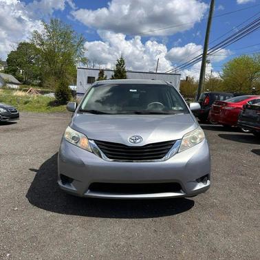 Silver Sky Metallic 2013 Toyota Sienna LE