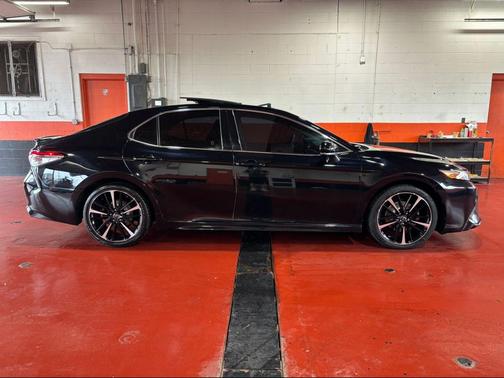 Midnight Black Metallic 2018 Toyota Camry XSE
