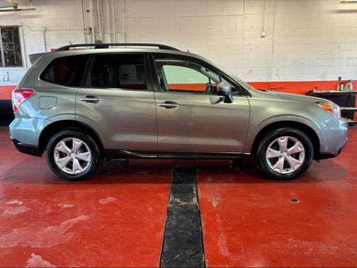 Jasmine Green Metallic 2014 Subaru Forester 2.5i Touring