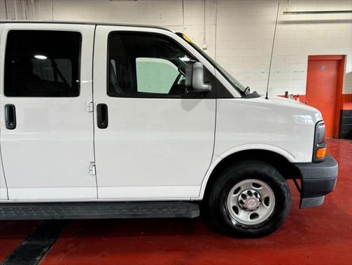 2017 Chevrolet Express 3500 LS
