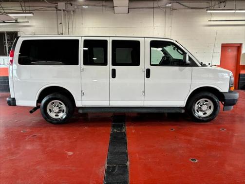 2017 Chevrolet Express 3500 LS