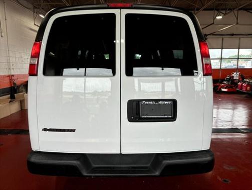 2017 Chevrolet Express 3500 LS