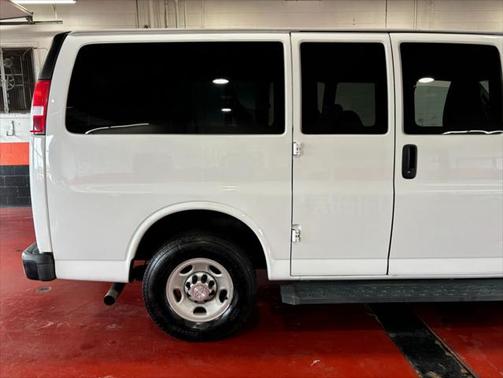 2017 Chevrolet Express 3500 LS