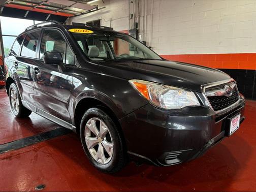Dark Gray Metallic 2016 Subaru Forester 2.5i Premium