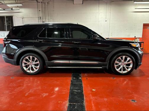 2021 Ford Explorer Platinum