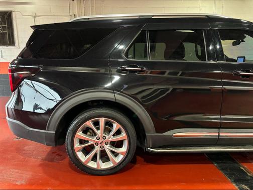 2021 Ford Explorer Platinum