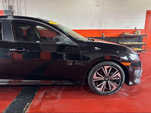Crystal Black Pearl 2018 Honda Civic EX-T