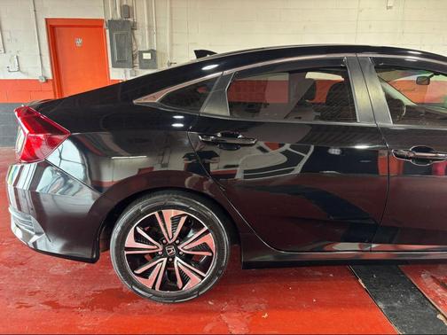 Crystal Black Pearl 2018 Honda Civic EX-T