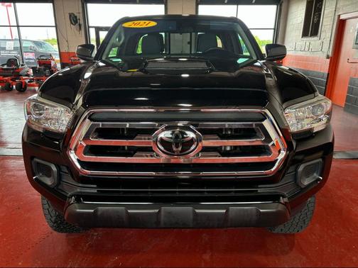 Cement 2021 Toyota Tacoma SR5