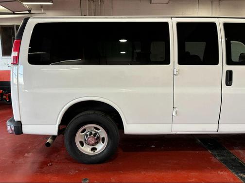2016 Chevrolet Express 3500 LT
