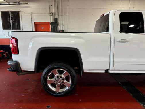 Summit White 2017 GMC Sierra 2500 SLE